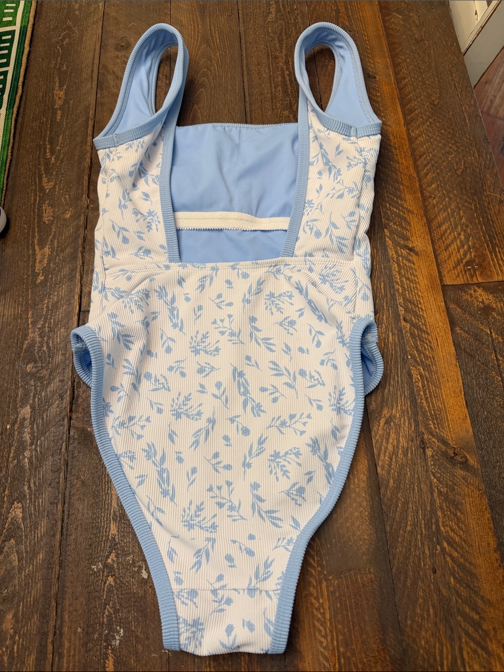LainSnow Ribbed Blue & White Floral Swimwear - Size S - EUC - Picture 5 of 9